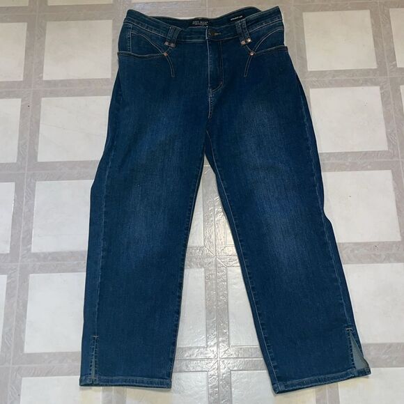 EXCELLENT CONDITION JUDY BLUE STRAIGHT LEG HI-RISE JEANS SIZE 15/32 - Picture 6 of 11